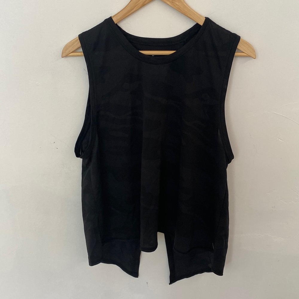 Black camo workout tank